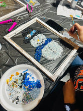 Load image into Gallery viewer, 11-12-26 Holiday Fun Crushed Glass Craft &amp; Sip at The Exibit Art Gallery