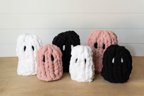 10-29-25 Spooky n Chunky Knit Plushies Craft, Sip & Spirits at The Irish Legend
