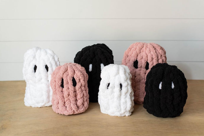 10-29-25 Spooky n Chunky Knit Plushies Craft, Sip & Spirits at The Irish Legend