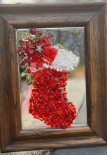 Load image into Gallery viewer, 11-12-26 Holiday Fun Crushed Glass Craft &amp; Sip at The Exibit Art Gallery